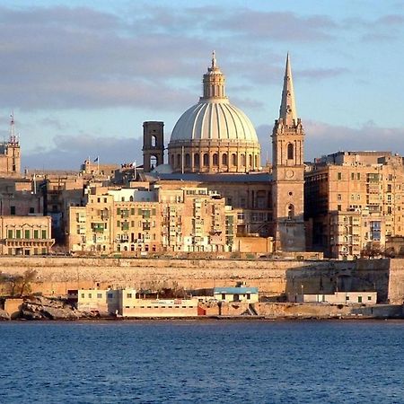 Superlative Apartment With Valletta And Harbour Views Sliema Eksteriør billede