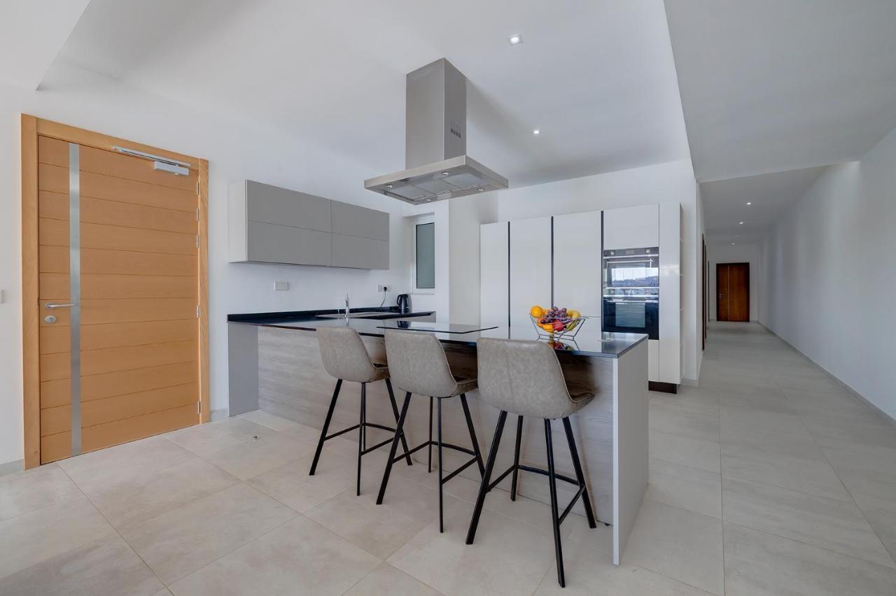 Superlative Apartment With Valletta And Harbour Views Sliema Eksteriør billede
