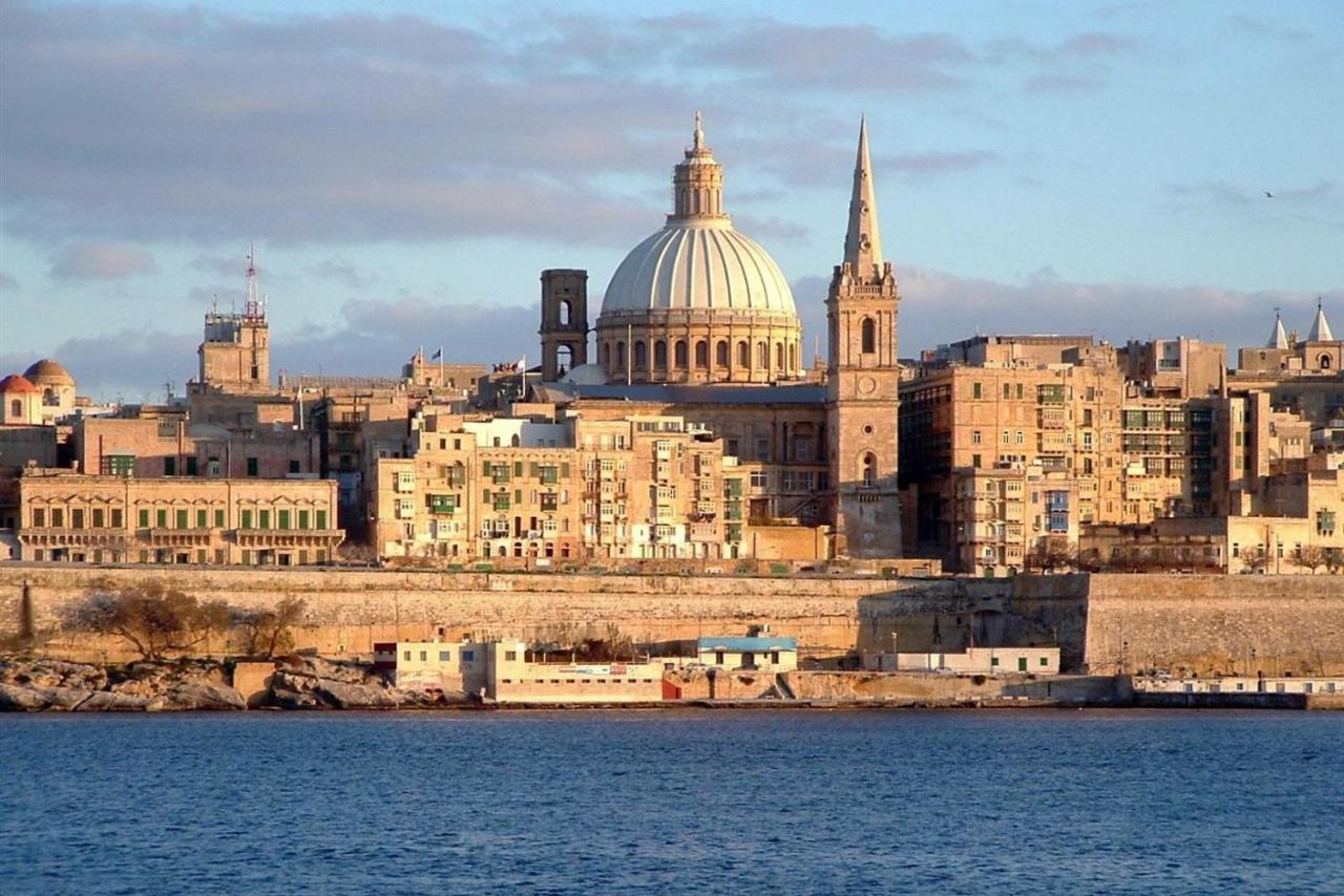 Superlative Apartment With Valletta And Harbour Views Sliema Eksteriør billede