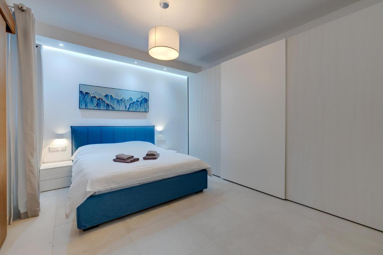 Superlative Apartment With Valletta And Harbour Views Sliema Eksteriør billede
