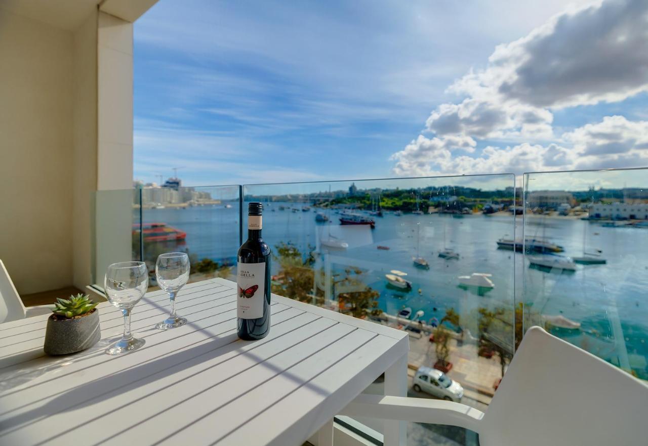 Superlative Apartment With Valletta And Harbour Views Sliema Eksteriør billede