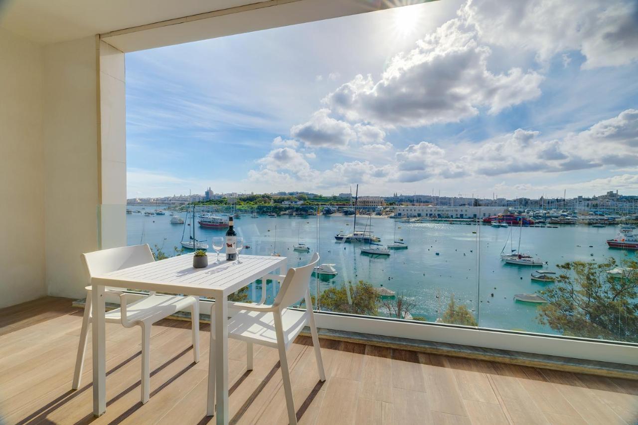 Superlative Apartment With Valletta And Harbour Views Sliema Eksteriør billede