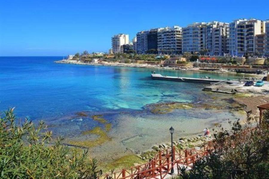 Superlative Apartment With Valletta And Harbour Views Sliema Eksteriør billede