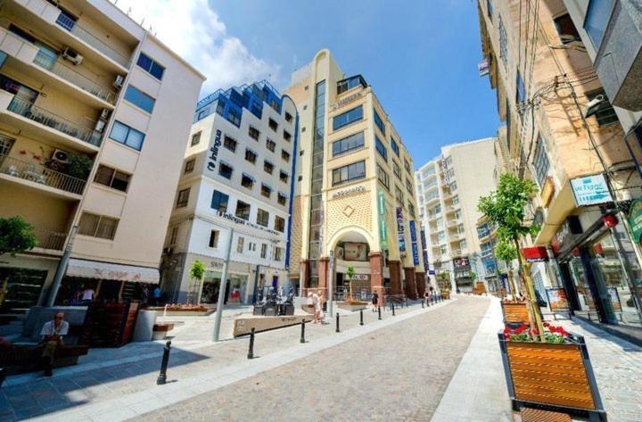 Superlative Apartment With Valletta And Harbour Views Sliema Eksteriør billede