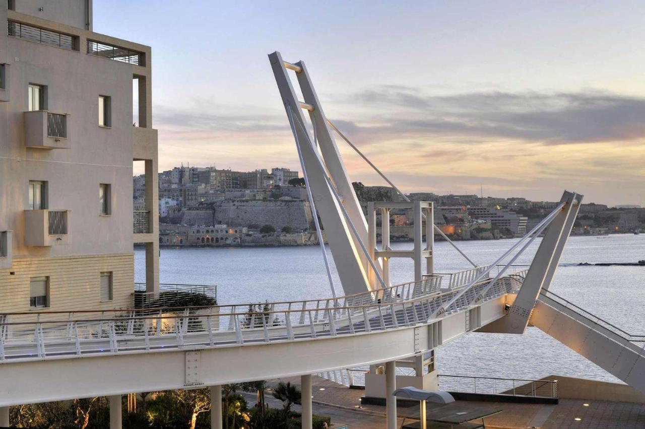 Superlative Apartment With Valletta And Harbour Views Sliema Eksteriør billede