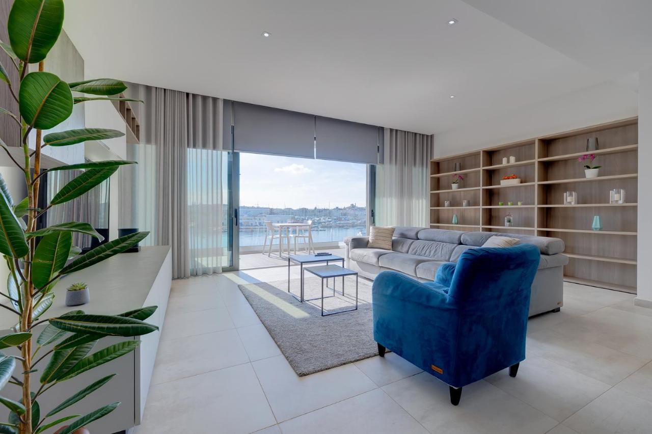 Superlative Apartment With Valletta And Harbour Views Sliema Eksteriør billede