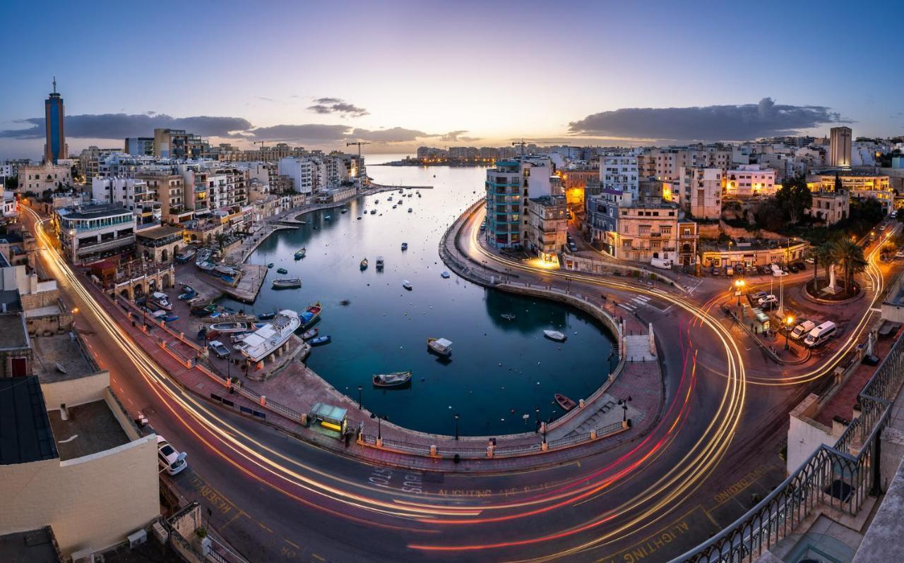 Superlative Apartment With Valletta And Harbour Views Sliema Eksteriør billede